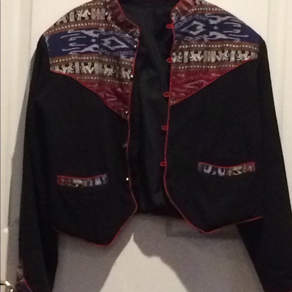 Black woven design boho/tribal/ethnic short jacket ✨